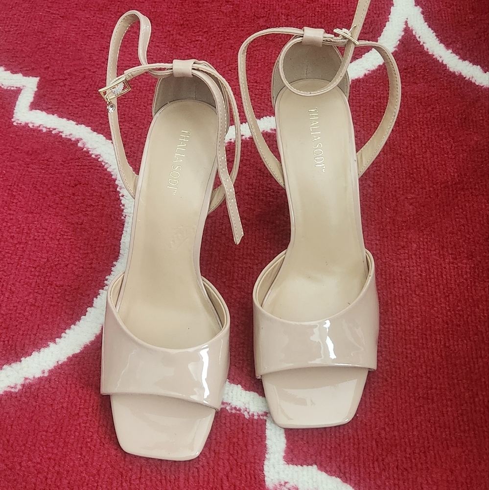 THALIA SODI SANDLES